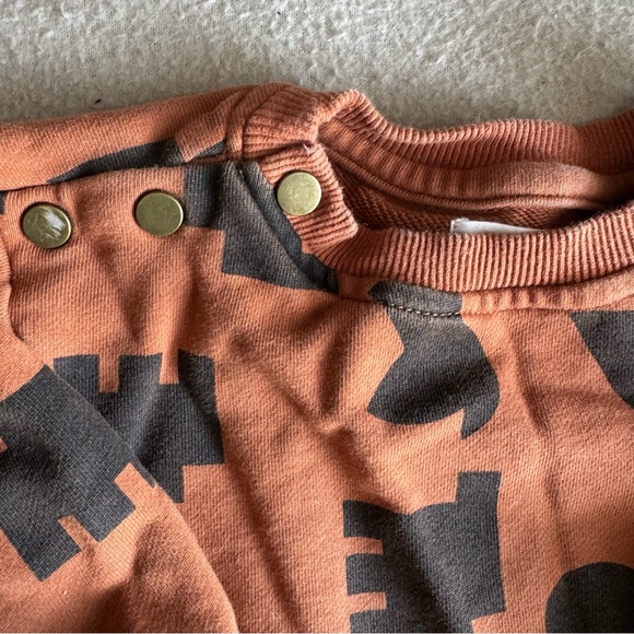 Cute, stylish Toddler joggers and sweatshirt outfit from Omami Mini LA - Picture 3 of 7